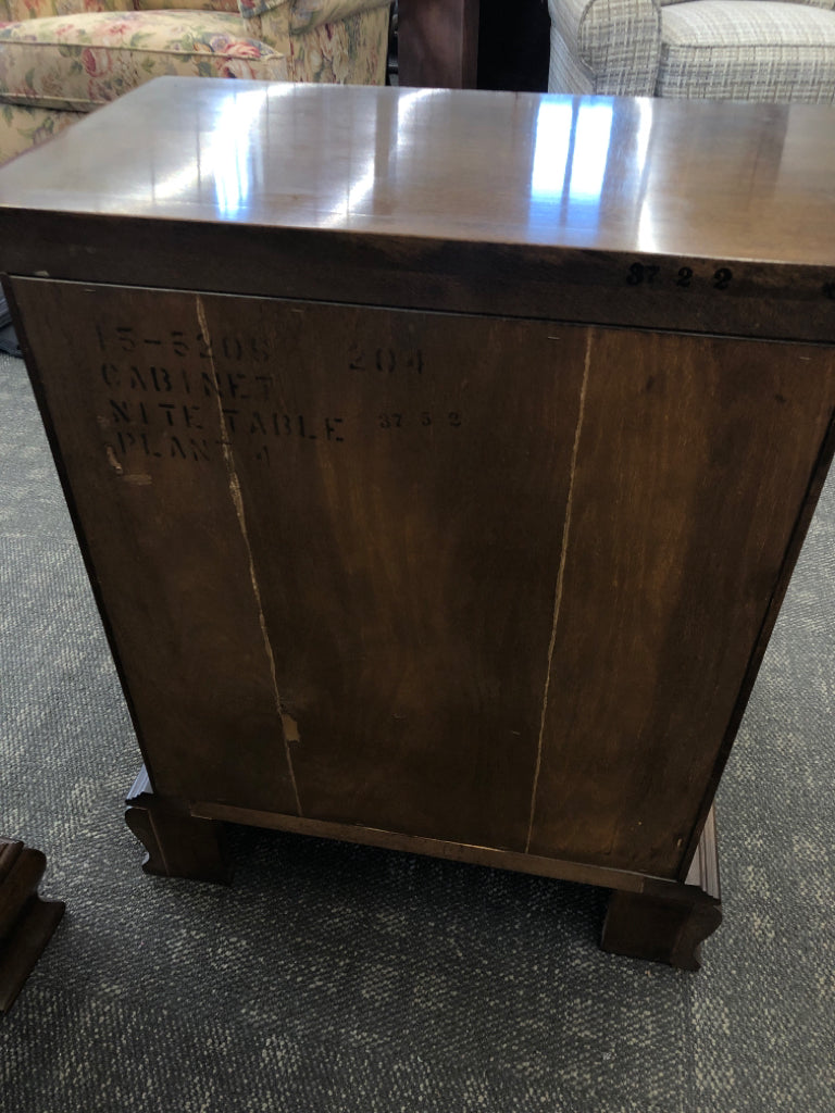 VTG NIGHTSTAND, 1 DRAWER AND CUBBY.