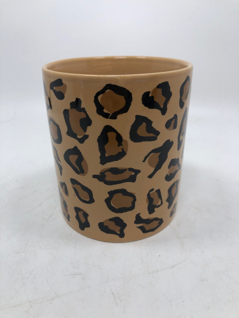 CHEETAH PRINT MUG.