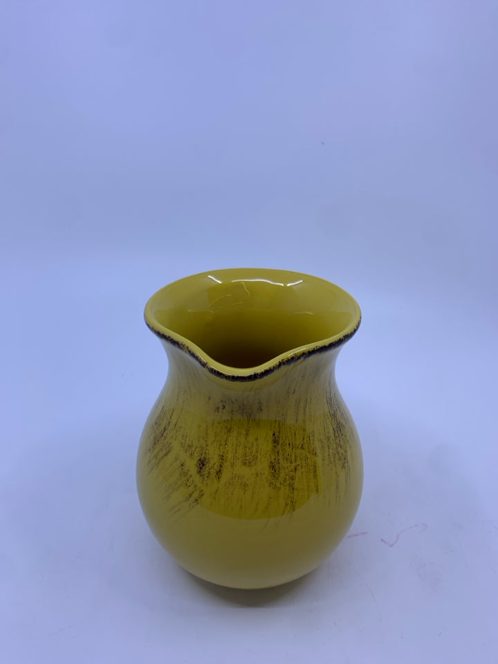 YELLOW W/ BROWN PITCHER.
