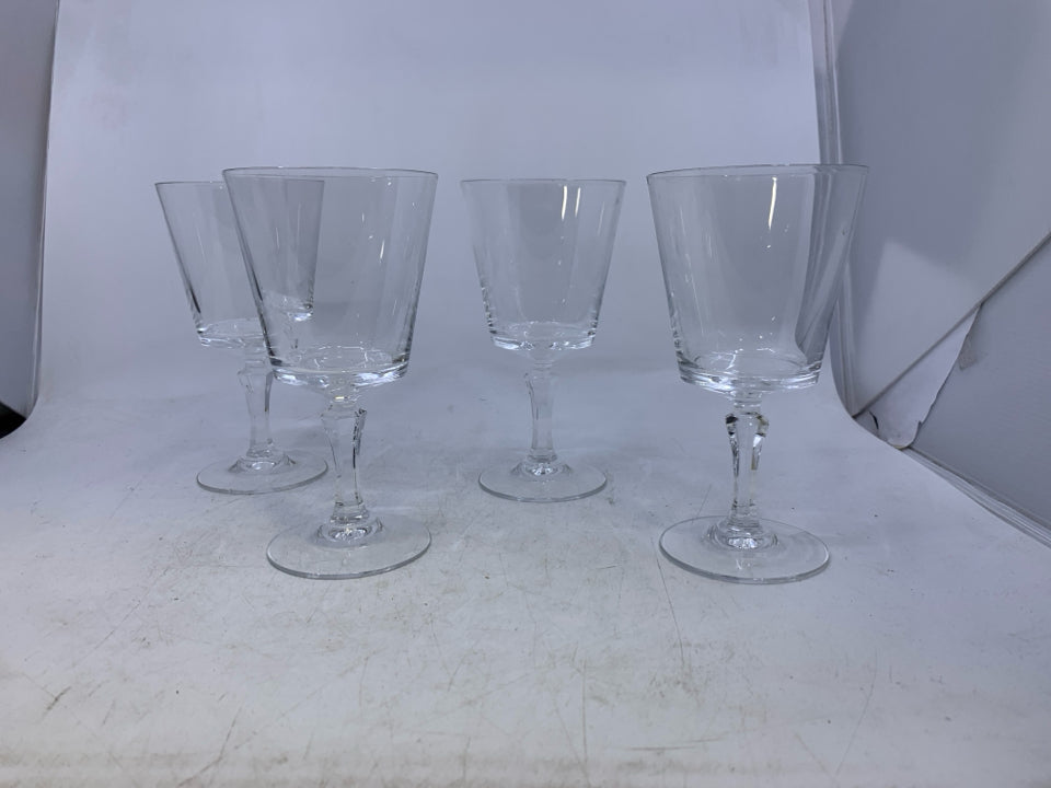 4 WINE GOBLET GLASSES.