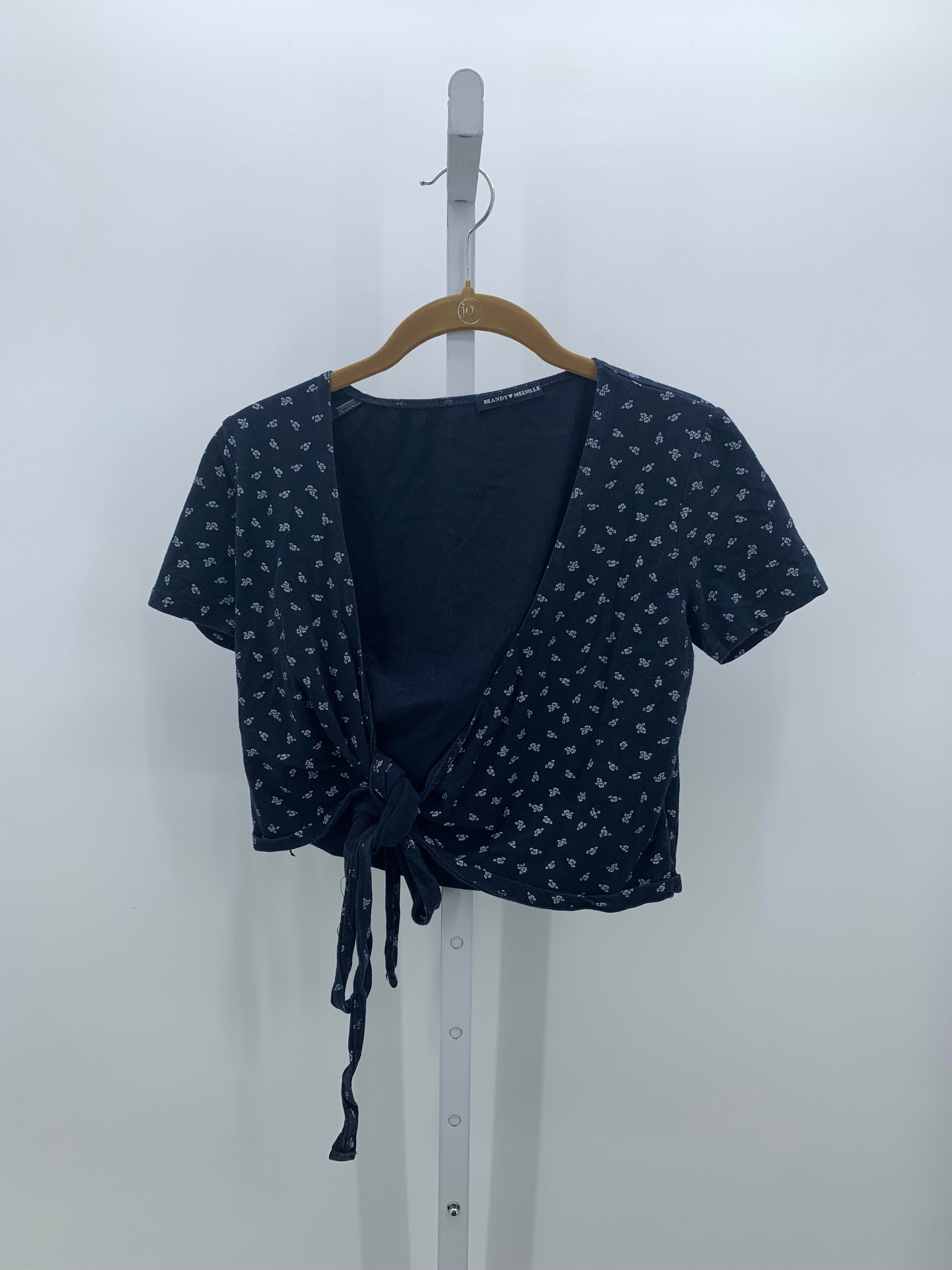 Brandy Melville Size Medium Juniors Short Sleeve Shirt