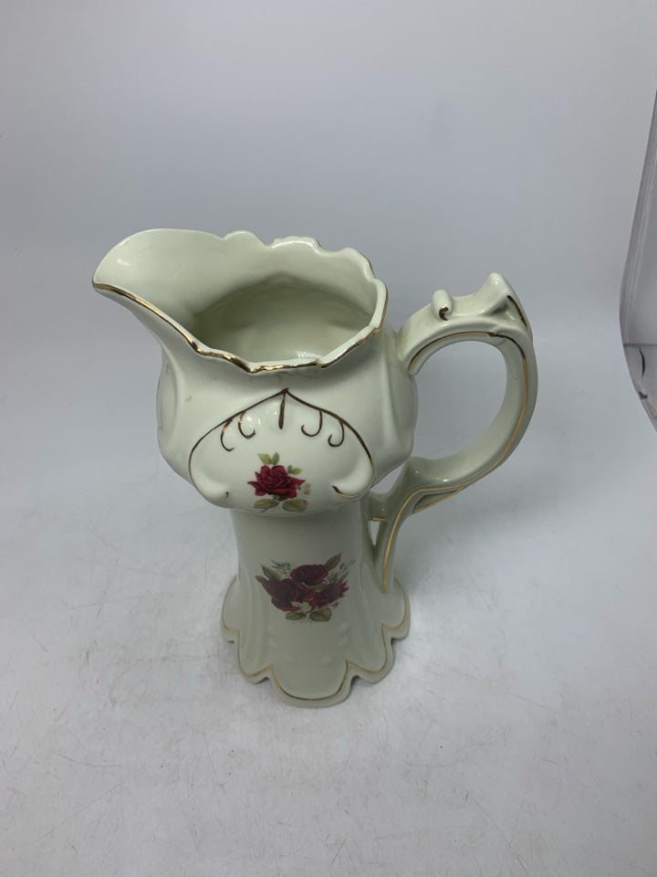 TALL PITCHER W/ ROSES GOLD DETAILS.