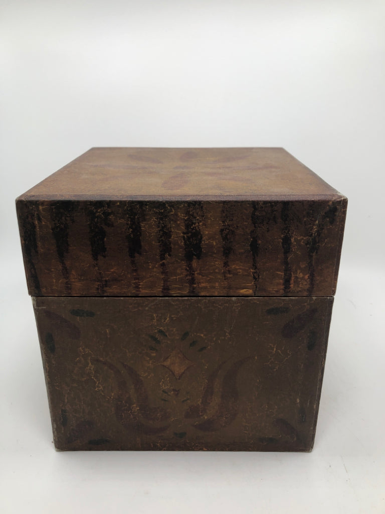 2PC NESTING DECOR BOXES.
