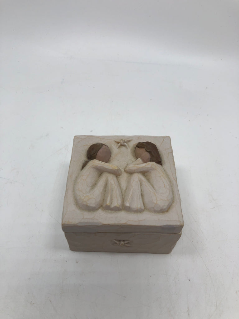 WILLOW TREE "FRIENDSHIP" KEEPSAKE BOX.