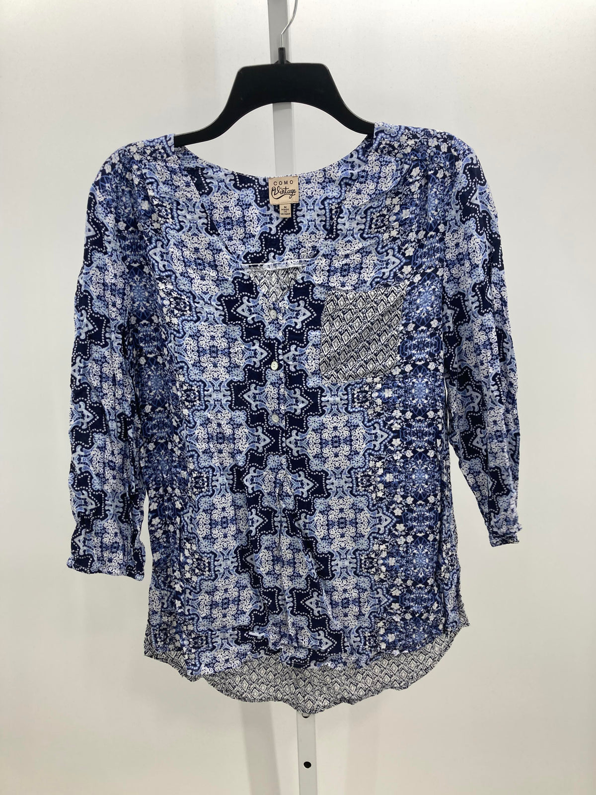 Size Medium Misses 3/4 Sleeve Shirt