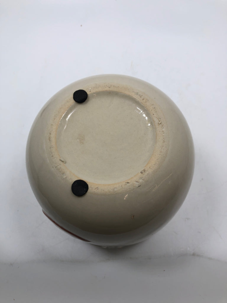 CERAMIC FACE PLANTER.