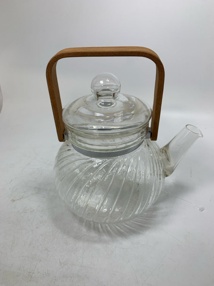 RIBBED GLASS TEA POT W/ WOOD HANDLE.