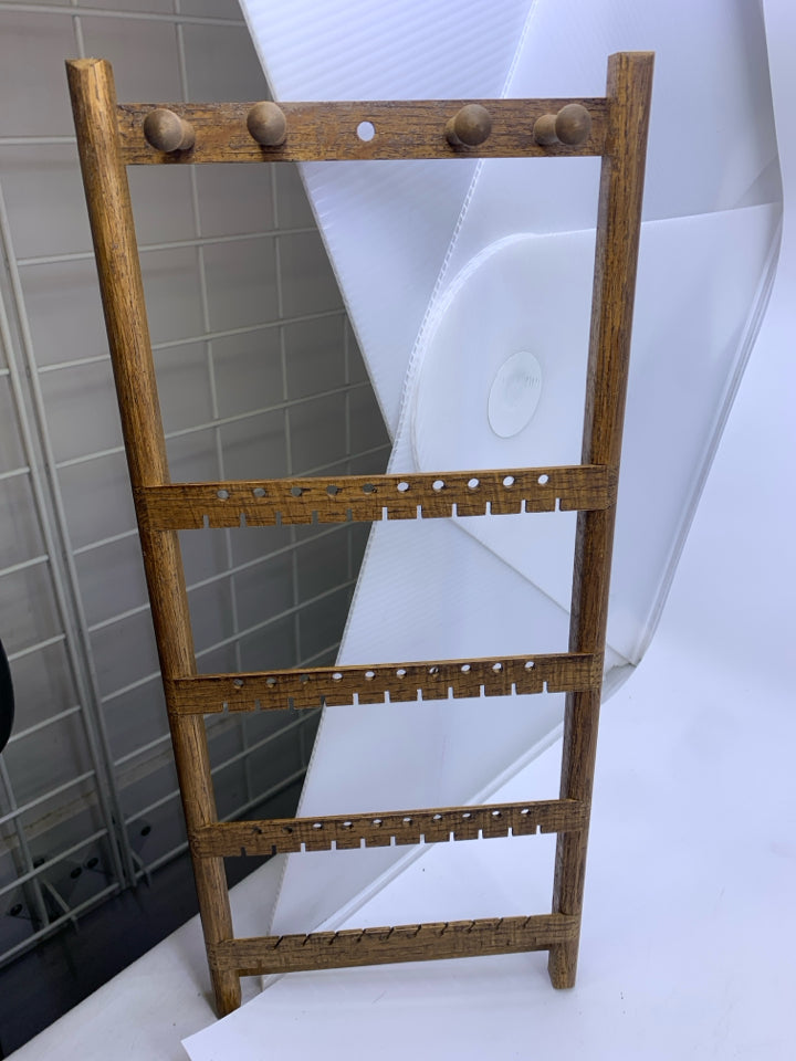 WOOD HANGING JEWELRY HOLDER W/ 4 HOOKS.