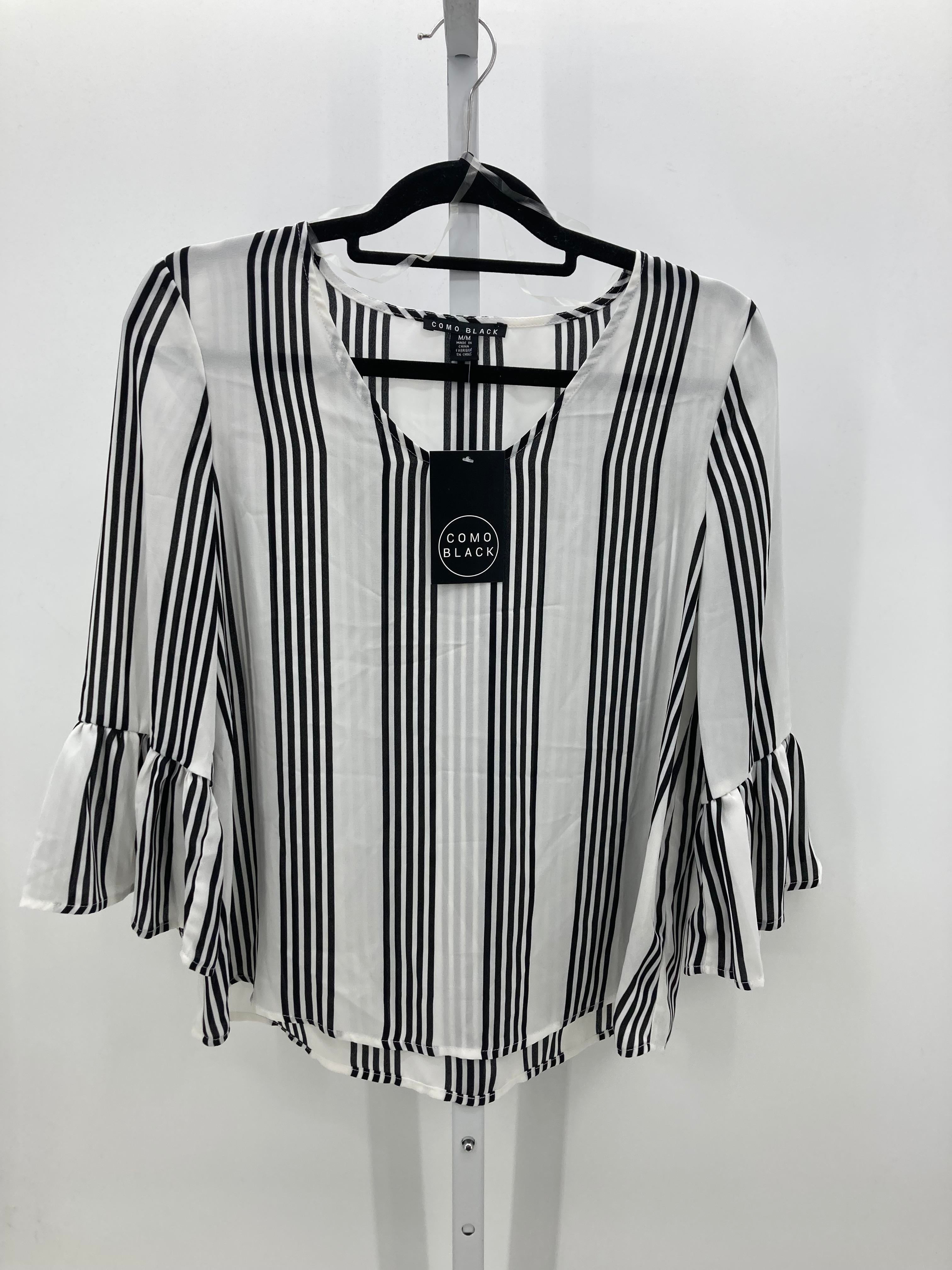 Size Medium Misses 3/4 Sleeve Shirt