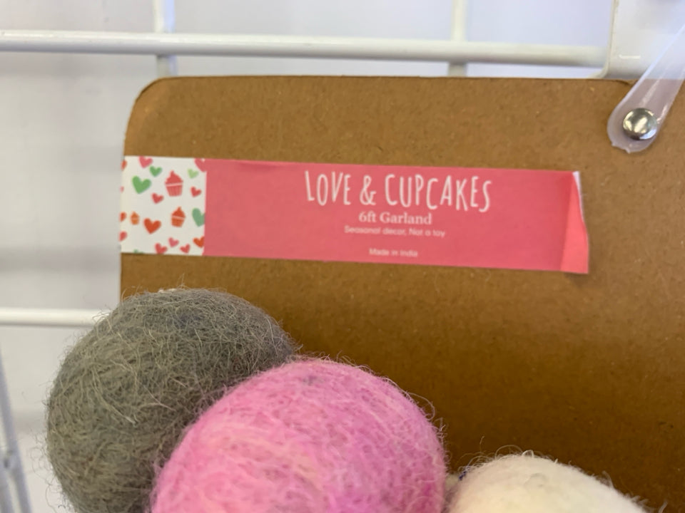 NWT YARN BALL GARLAND PINK/GRAY/WHITE.