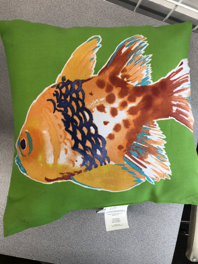 GREEN GOLDFISH ACCENT PILLOW.
