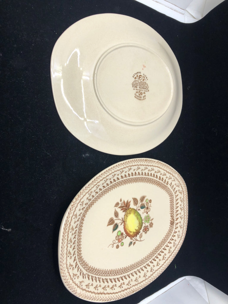 2 VTG BROWN PINEAPPLE SERVING PLATES.