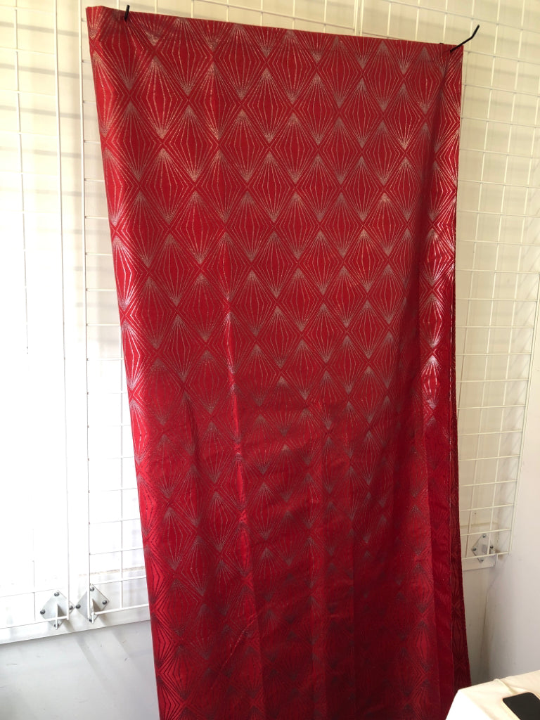 RED AND SILVER SHOWER CURTAIN.