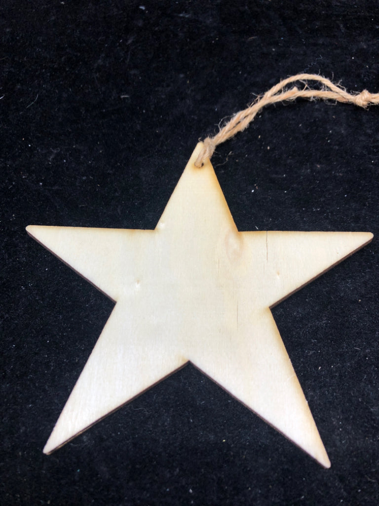 WOOD STAR ORNAMENT.