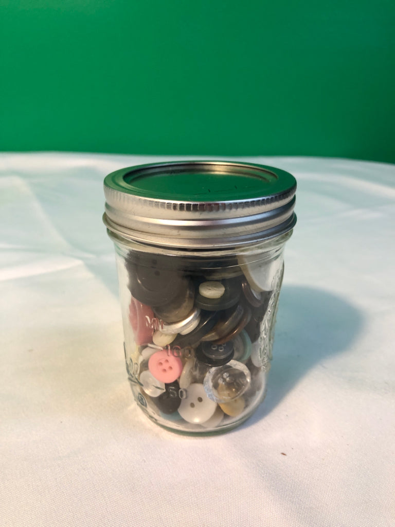 SMALL BALL JAR FILLED W/ BUTTONS.