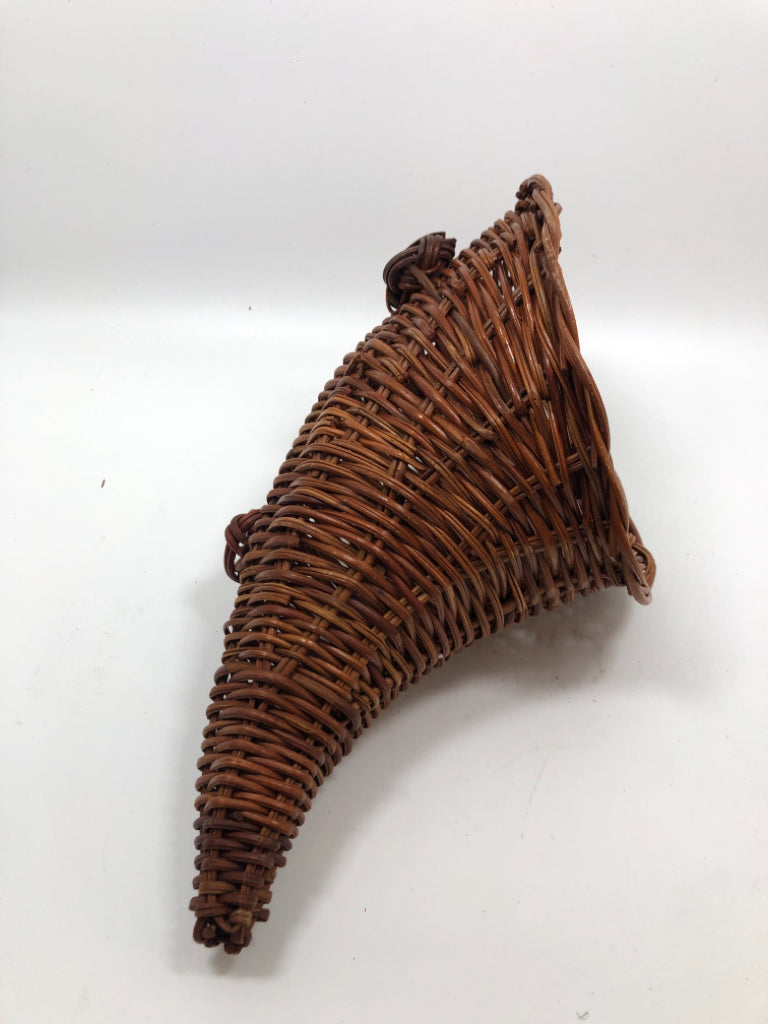DARK BROWN WICKER CORNUCOPIA.