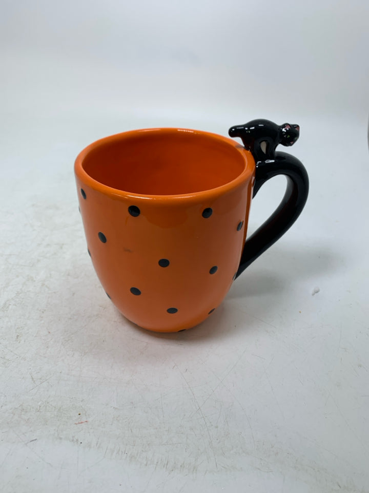 ORANGE W/ BLACK POLKA DOTS/CAT MUG.