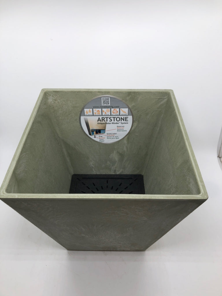 NWT ARTSTONE WATER-MINDER PLANTER.