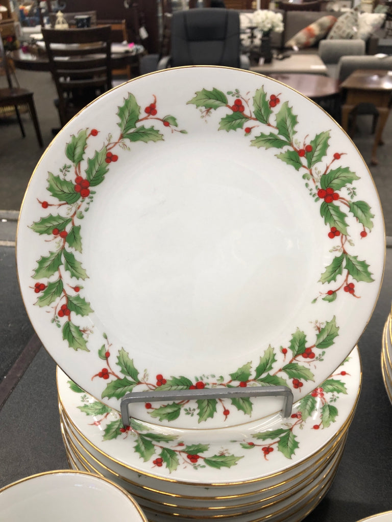 32PC NOEL HOLLY DISH SET - CHINA PEARL - SRV FOR 8.