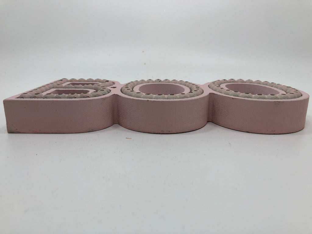"BOO" PINK DISTRESSED BLOCK SIGN.