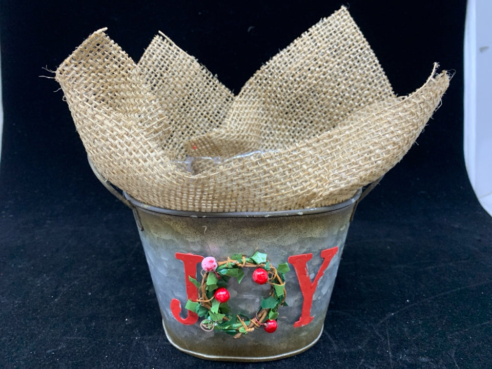 GALVANIZED JOY BASKET W BURLAP AND LINER.