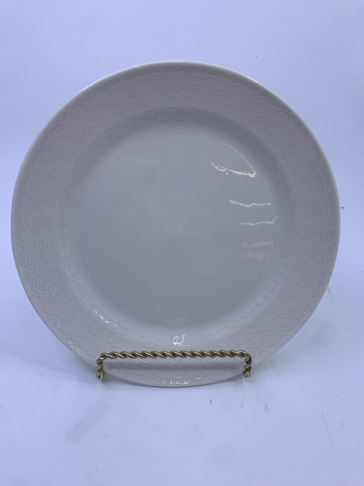 24 PC WHITE ONEIDA DISH SET.