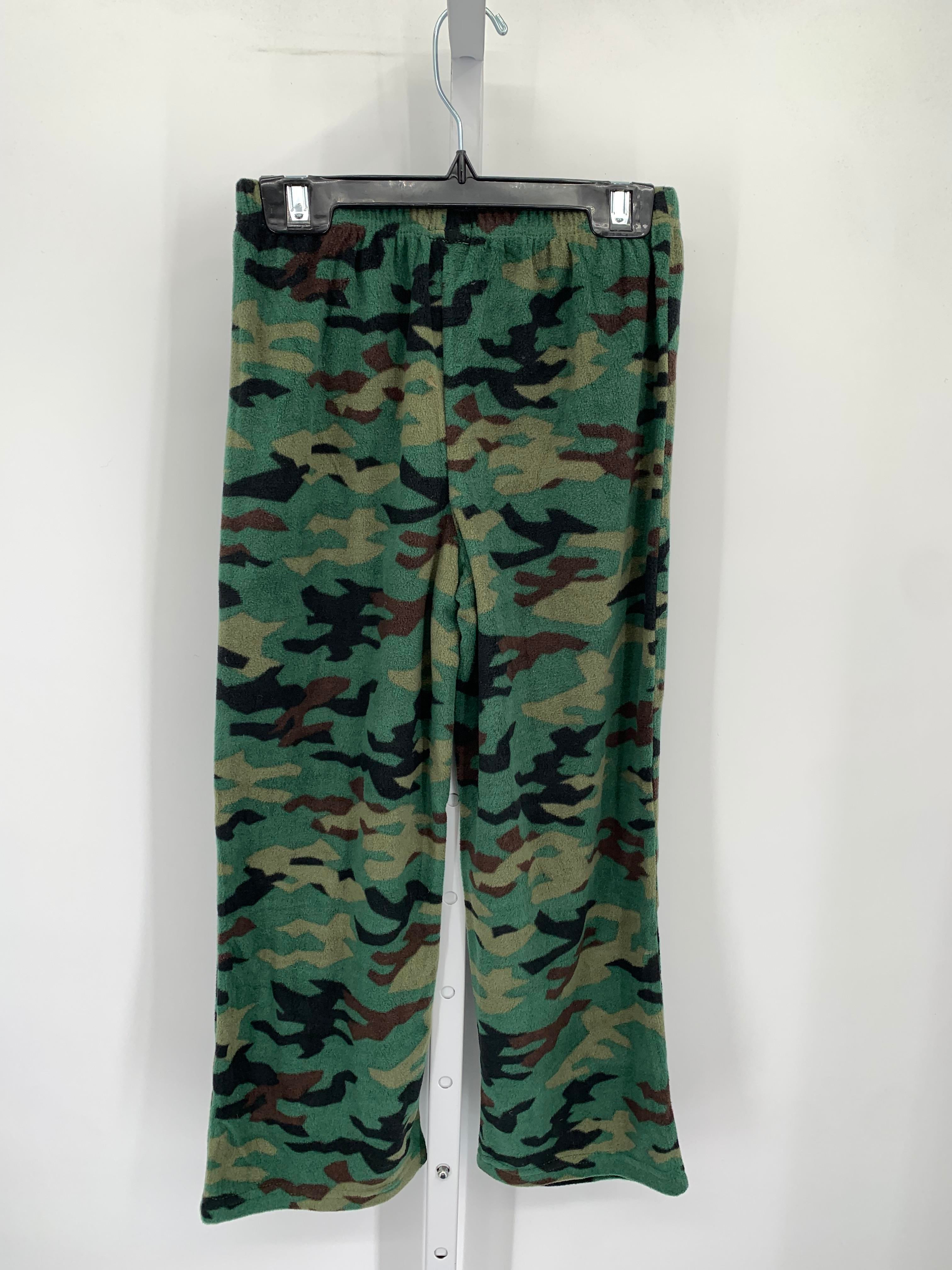 NEW CAMO FLEECE PANTS.