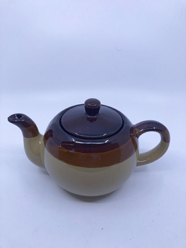 2 TONED BROWN TEAPOT.