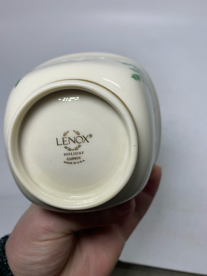 FOOTED SMALL LENOX IVORY HOLIDAY SQUARE PIERCED  BOWL.