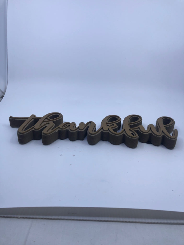 THANKFUL WOOD SHELF SIGN.