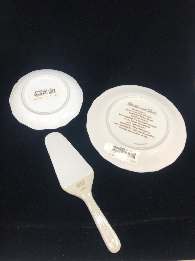3PC 5OTH ANNIVERSARY PLATE SET.