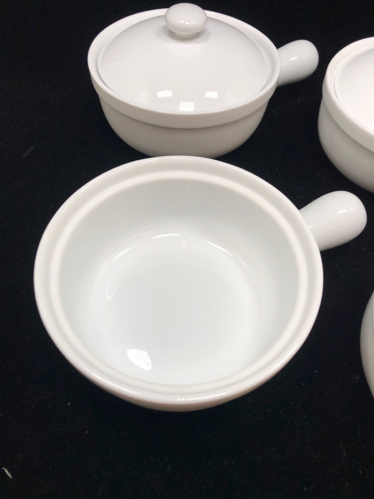 4 PORCELAIN FRENCH ONION SOUP BOWLS W/LIDS.