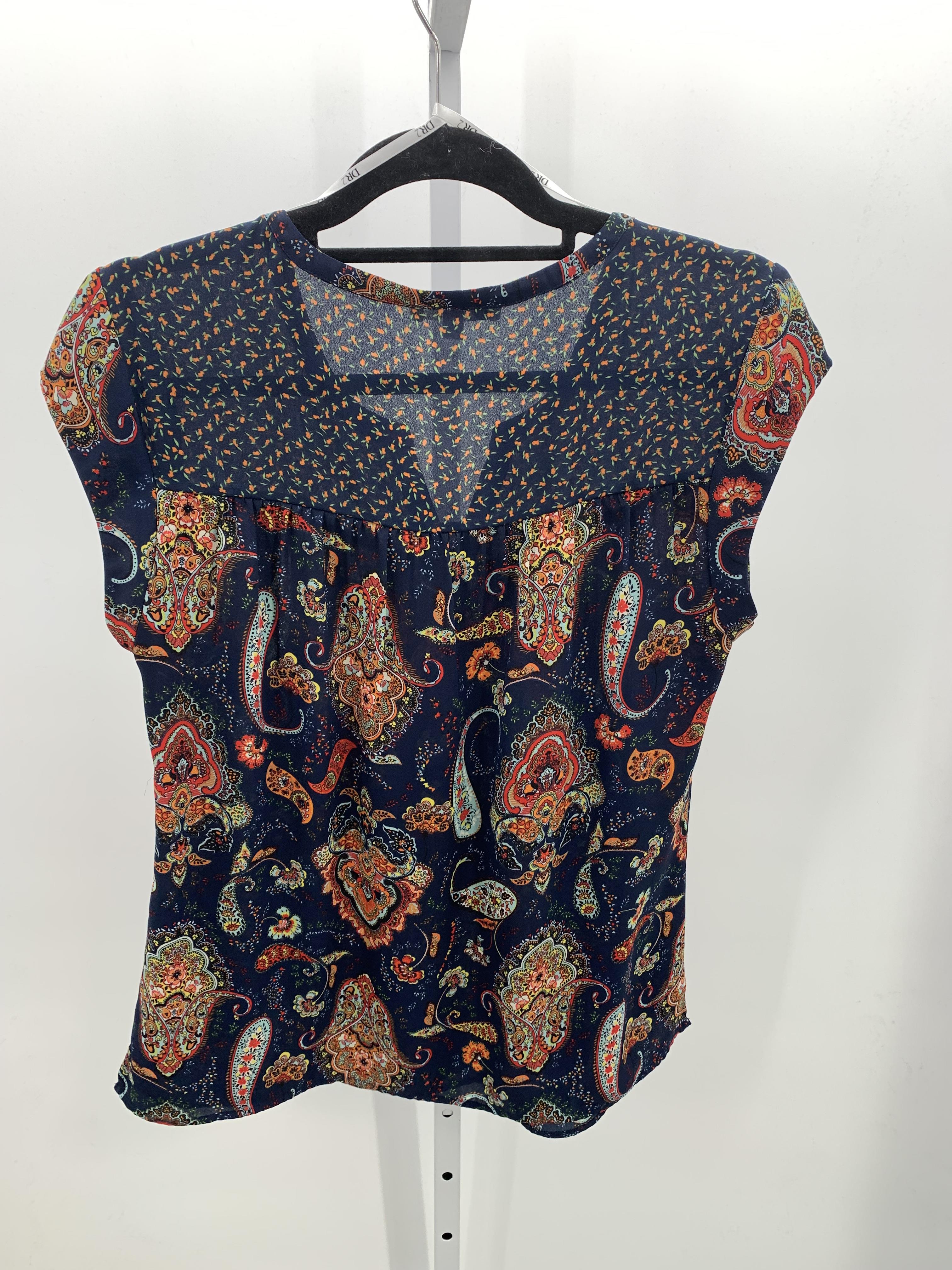 Size Medium Misses Short Sleeve Shirt