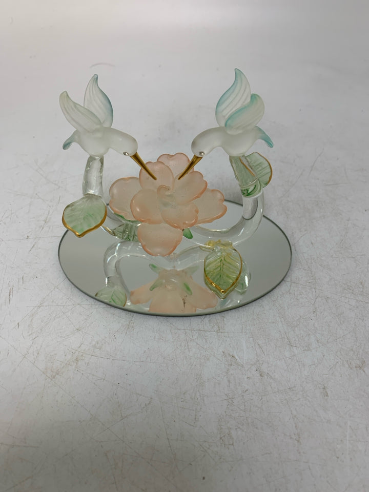 OVAL MIRROR BASE W/ DOUBLE GLASS HUMMINGBIRDS W/ FLOWER.