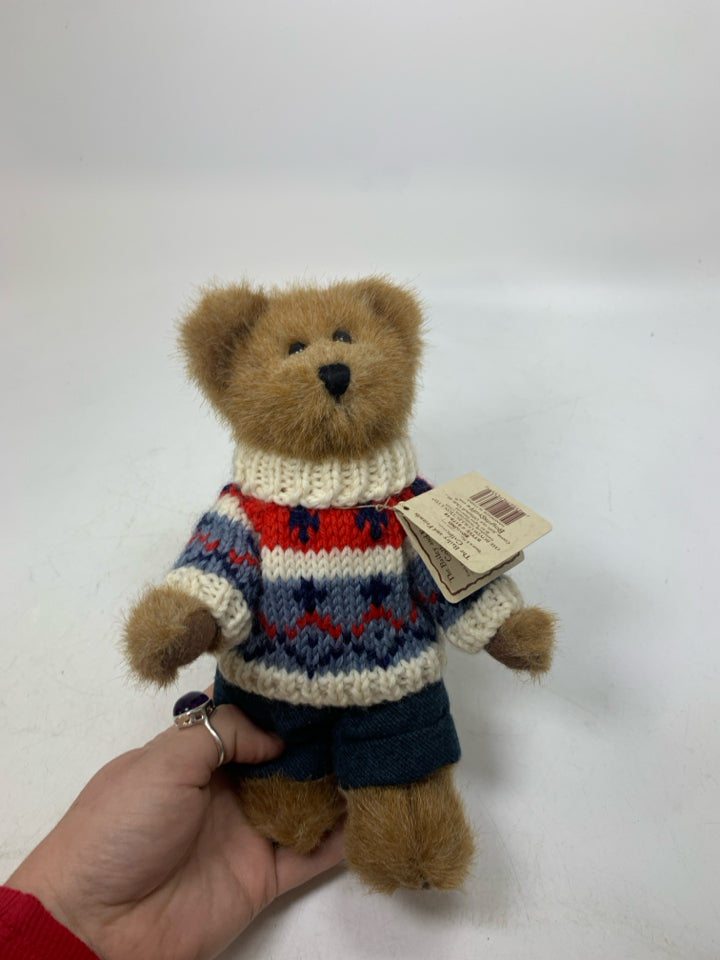 BROWN BOYDS BEAR IN SWEATER.
