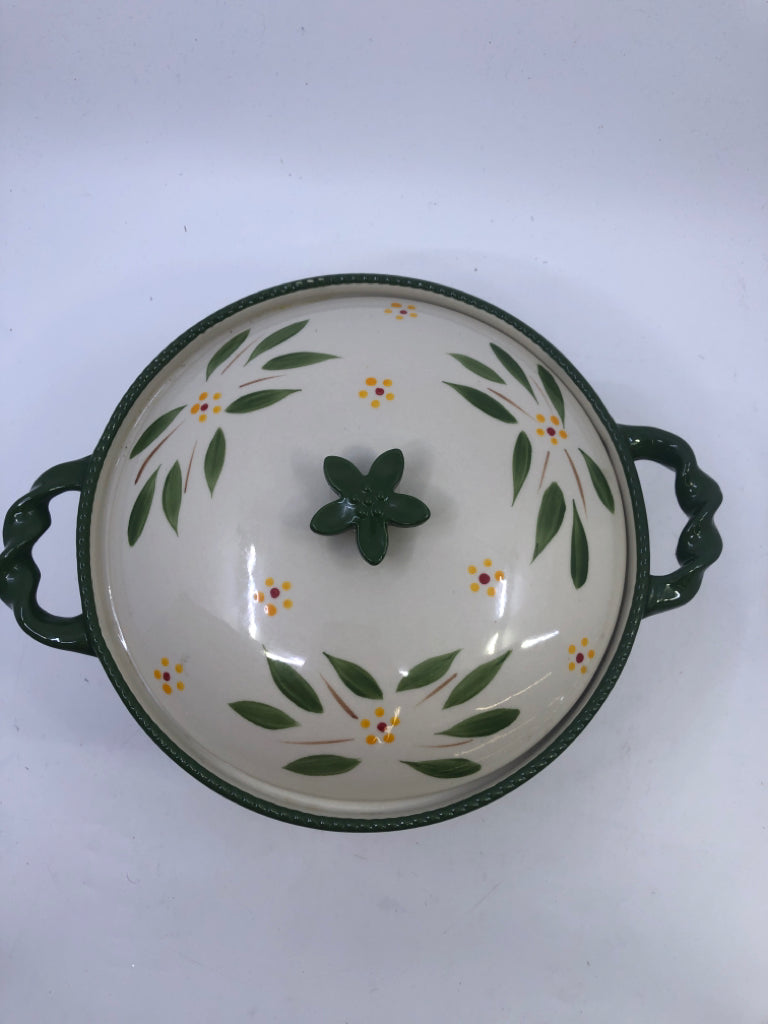 LARGE GREEN TEMPTAIONS BAKING DISH W LID.