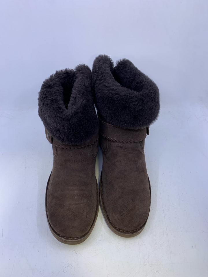 UGG L Shoe Size 8.5 Boots