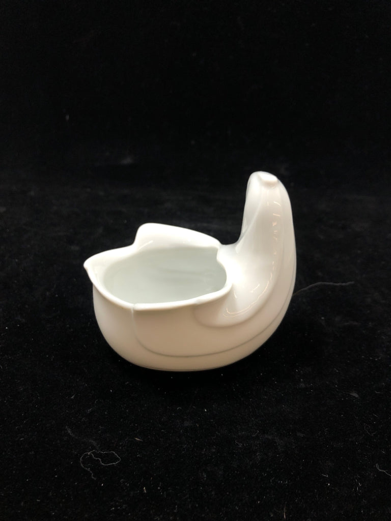 PORCELAIN BIRD VOTIVE HOLDER.