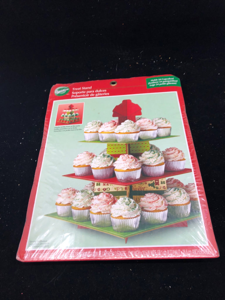 NIB WILTON CHRISTMAS TREAT STAND.