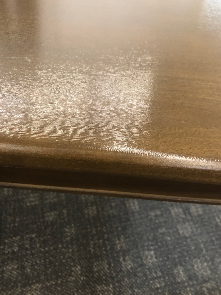 WOODEN RECTANGULAR COFFEE TABLE.