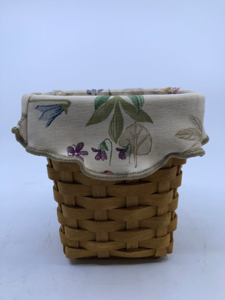 2004 HORIZON OF HOPE SMALL BLONDE ROUNDED RECTANGLE BASKET, FLORAL LINER + PROTE