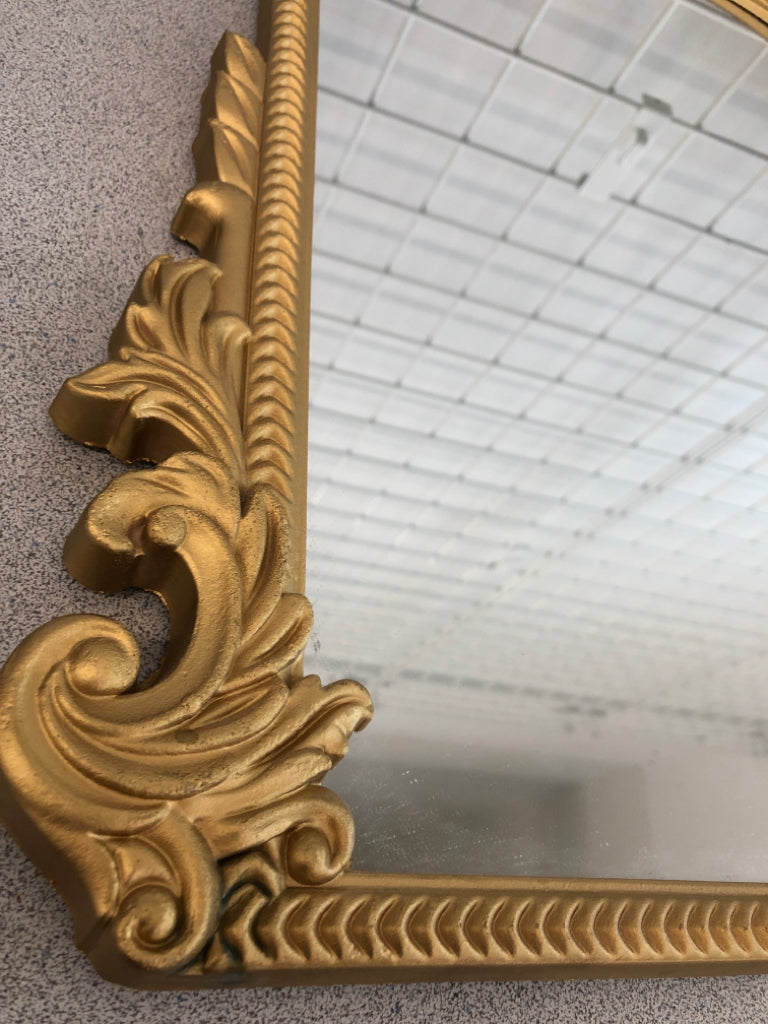 GOLD PAINTED HANGING MIRROR.