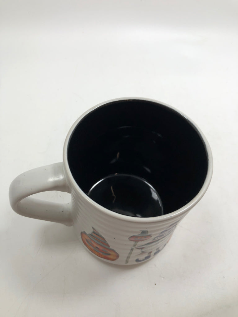 COBWEBS & CAULDRONS HALLOWEEN MUG.