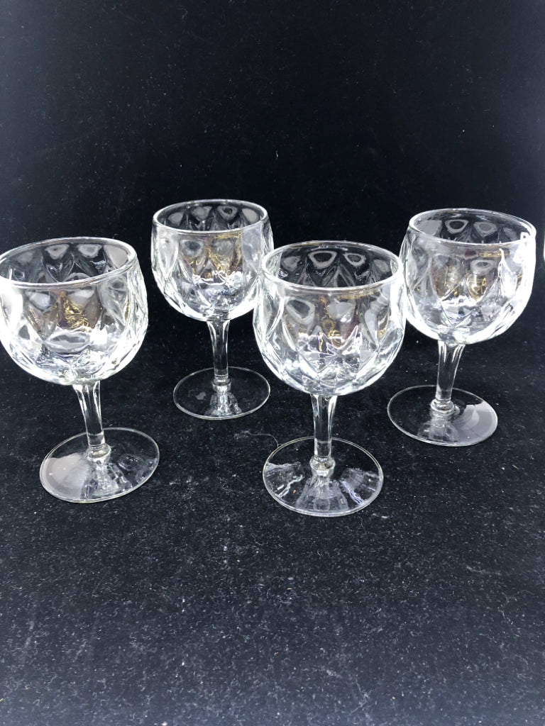 4 DIAMOND PATTERN WINE GLASS.