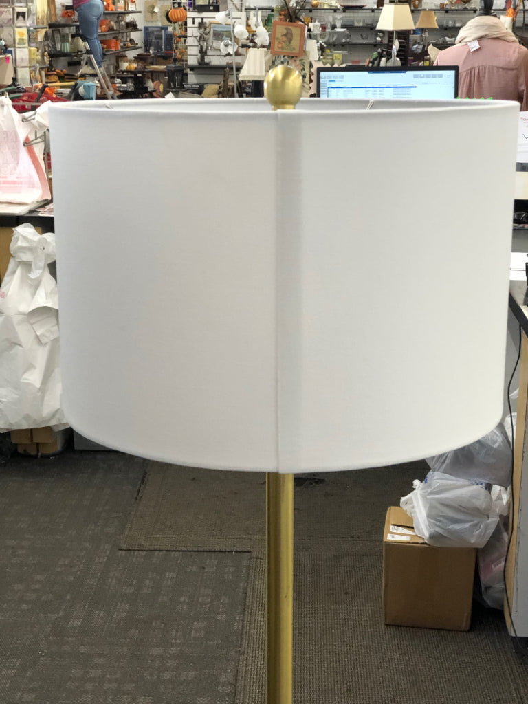 TALL GOLD FLOOR LAMP.