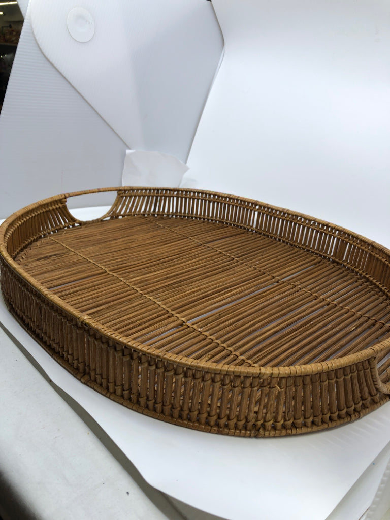 LARGE TIGHT WOVEN TRAY W HANDLES.