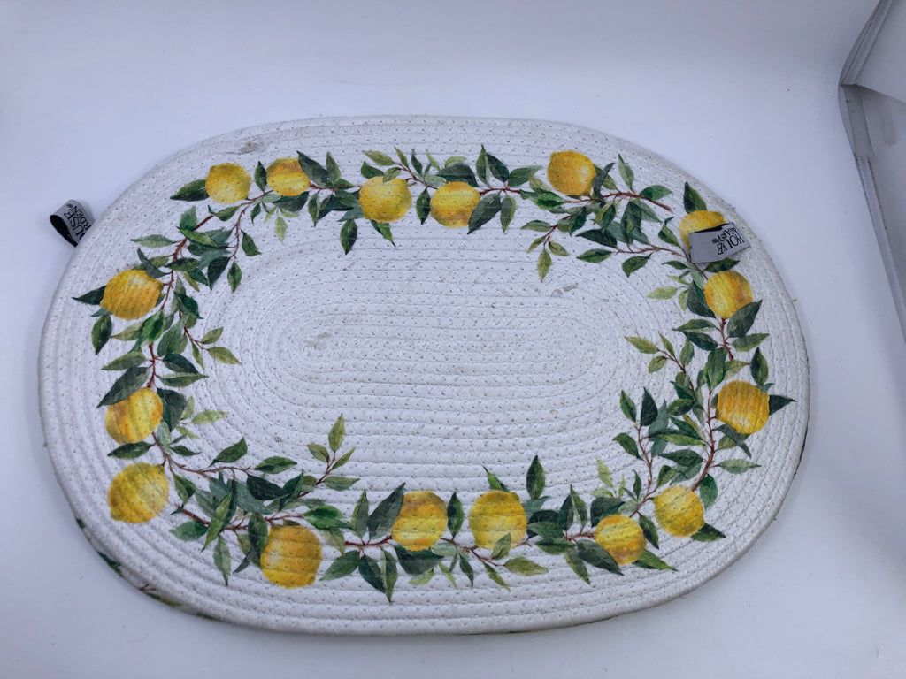 4 OVAL LEMONS PLACEMATS.