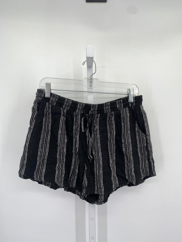 Universal Thread Size Medium Misses Shorts