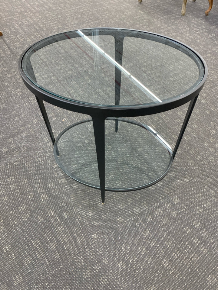 OVAL BLACK/GLASS SIDE TABLE.