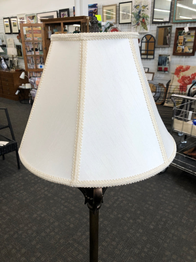 VTG BRUSHED METAL FLOOR LAMP W/RIBBON TRIM.